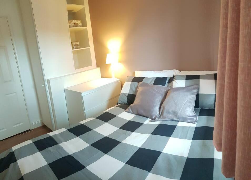3 Bedroom 3 Bathroom House, Dublin ルーカン エクステリア 写真